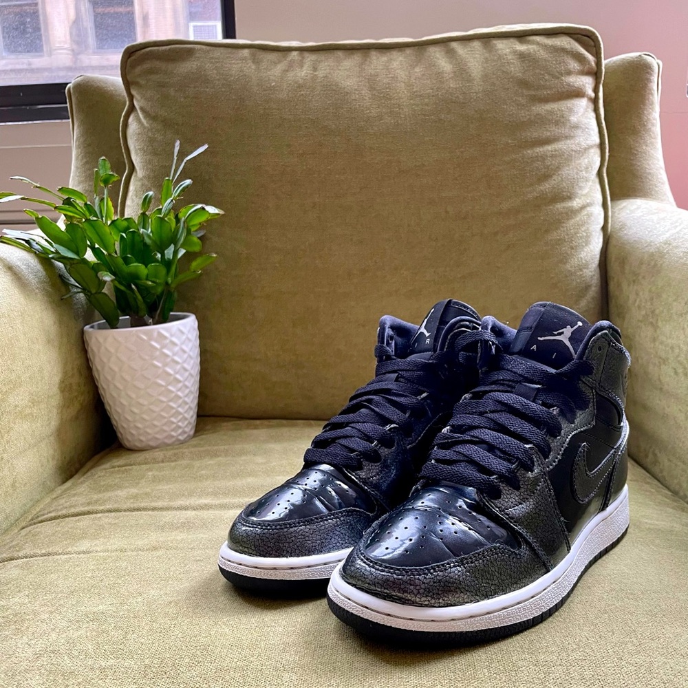 Air Jordan 1 Retro ‘Black Patent’ Anti-Gravity 👟